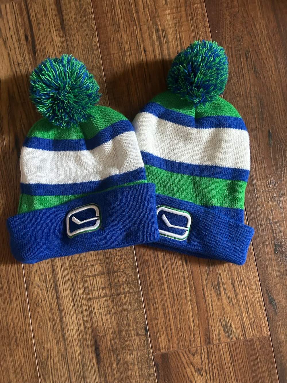 Vancouver Canucks Throwback Retro Budweiser NHL Hockey Beanie Toques